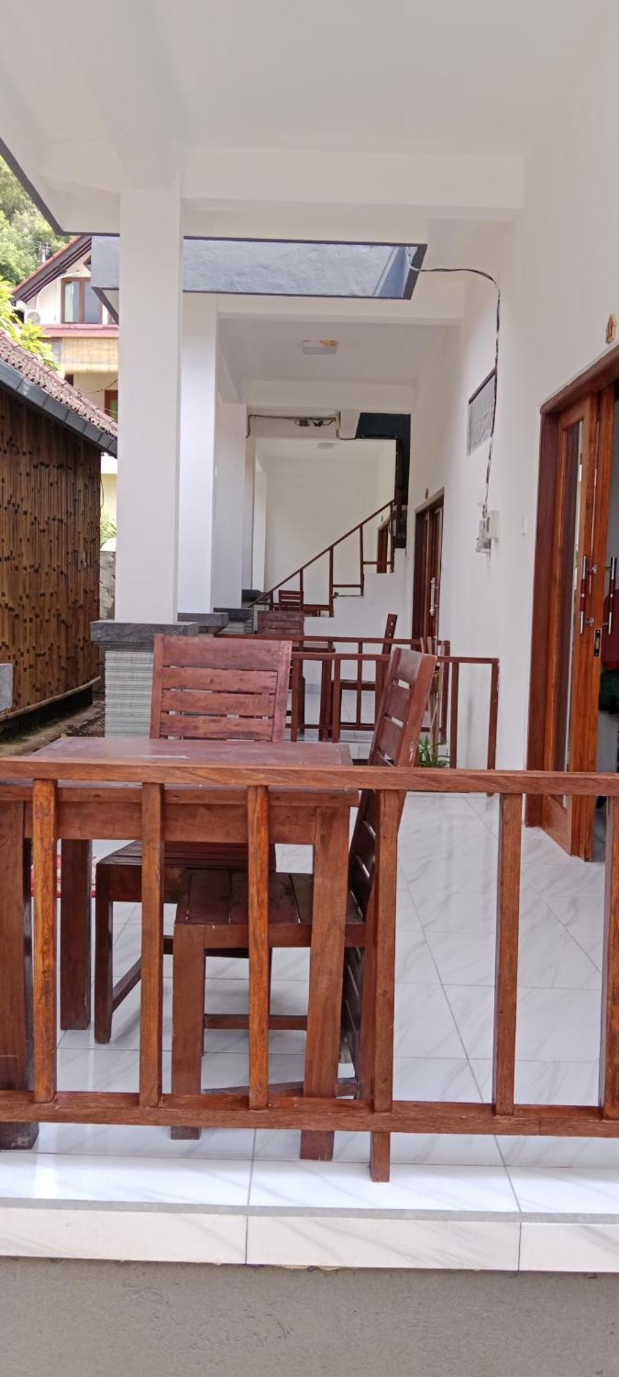 Beten Enjung Home Stay&Waroeng Amed  Exterior photo